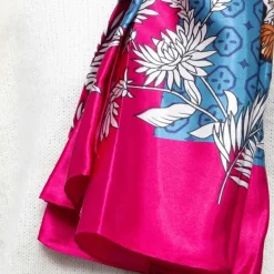 Foulard effet satiné à fleurs avec motif graphique 90x180cm Femme MANOUKIAN