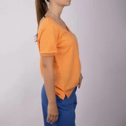 Haut corail manches courtes Col V devant et au dos Femme DEELUXE 74