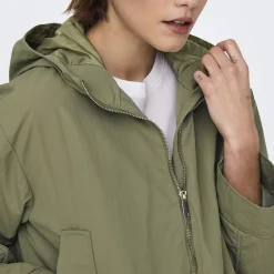 Veste capuche légère courte Bealo coupe vent Femme ONLY
